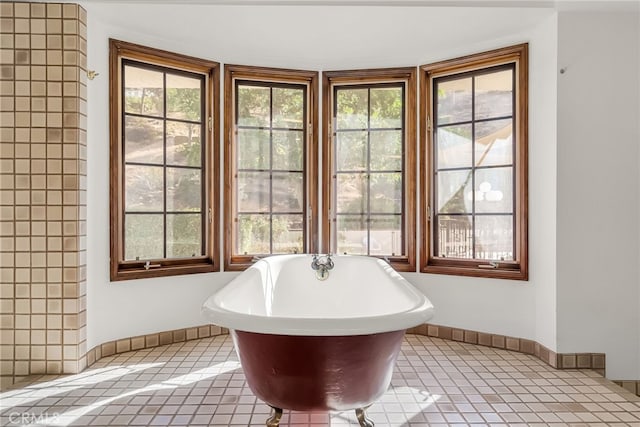2572 Sunset Dr, Riverside, CA 92506 - bathroom with tile patterned flooring and a bathtub
