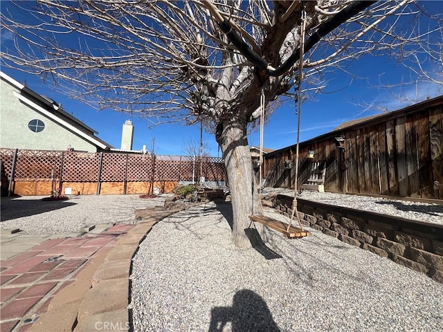 view of yard featuring a patio area