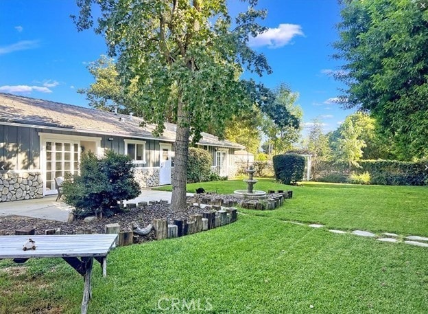 view of yard with a patio