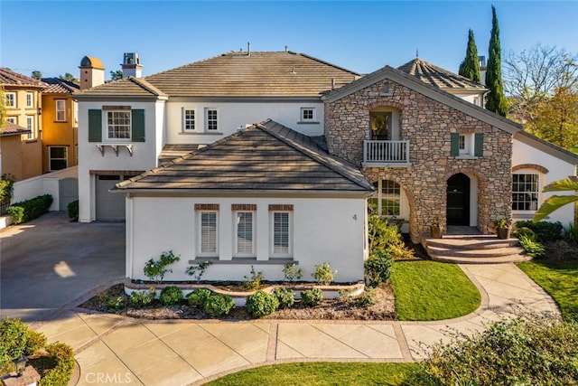 view of front of house featuring a garage