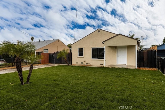 view of front of house with a front yard