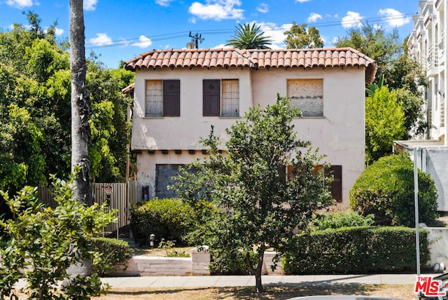 view of mediterranean / spanish-style home