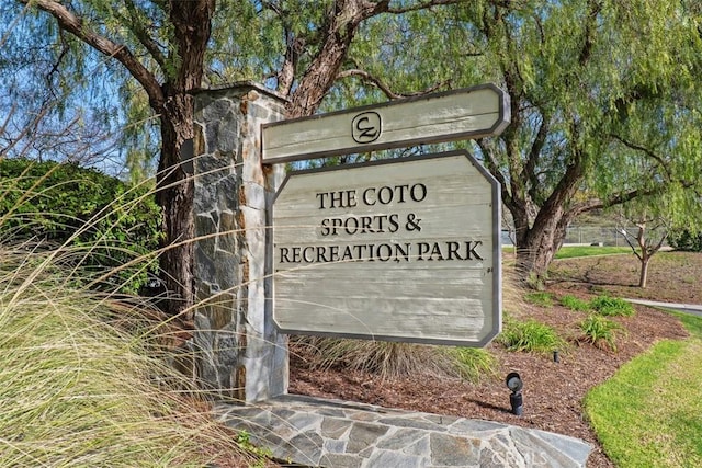 20 Bentley Rd, Coto De Caza, CA 92679 - view of community sign