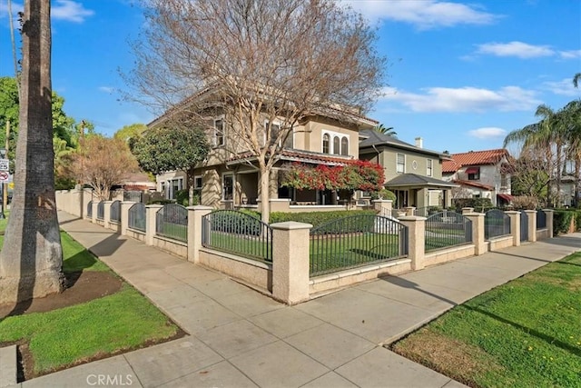 view of front of house with a front lawn