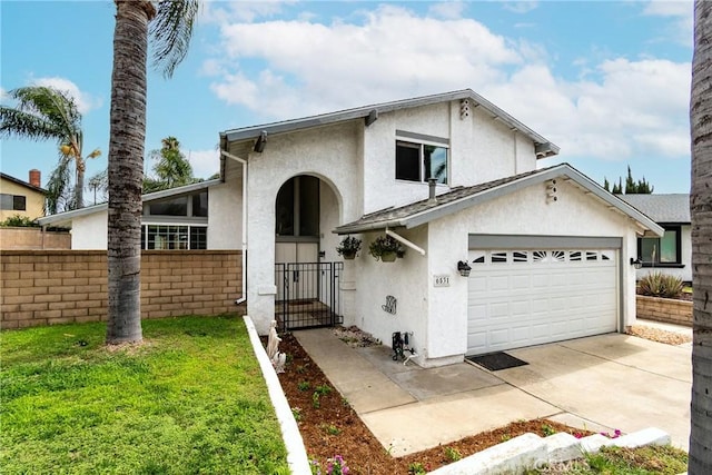 view of front of home featuring a front yard