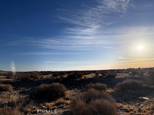8 162nd St E, Lancaster, CA 93535