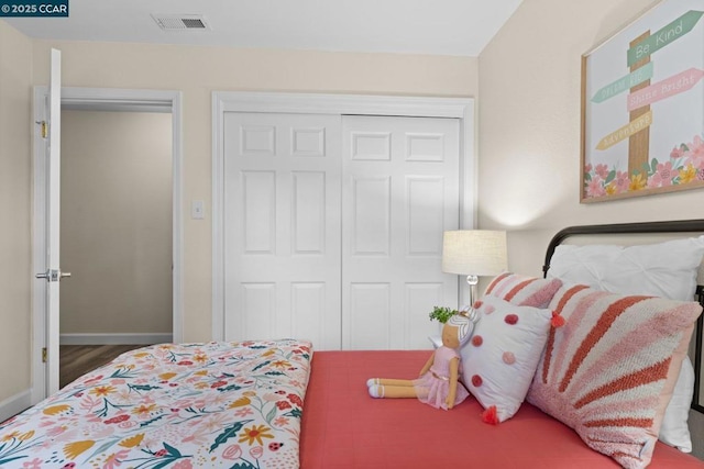 bedroom featuring a closet