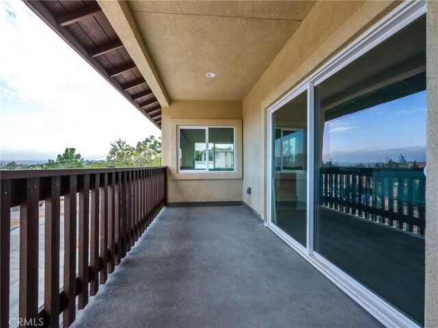 8411 Buckthorn Ave, Hesperia, CA 92345 - view of balcony