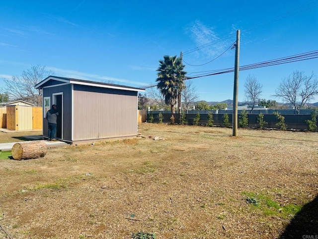 view of yard with a shed