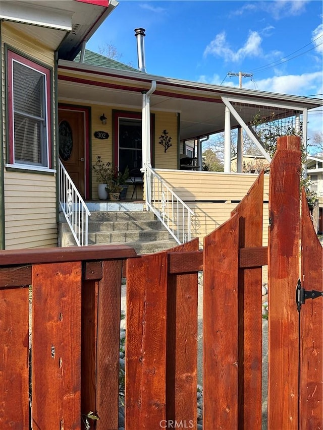 view of front facade featuring covered porch