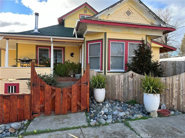 view of front of house featuring covered porch