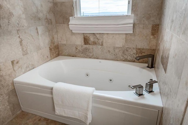 bathroom featuring a bathtub