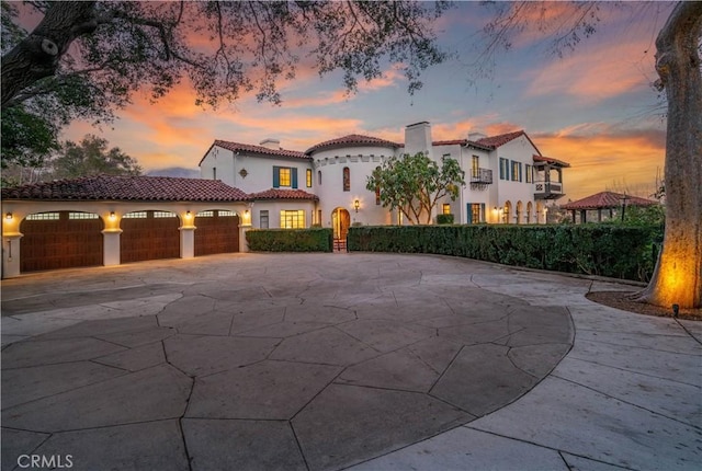 view of front of house featuring a garage