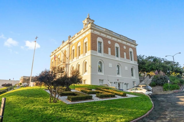 view of building exterior