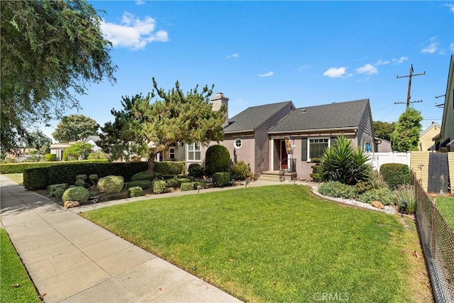 view of front of property with a front yard