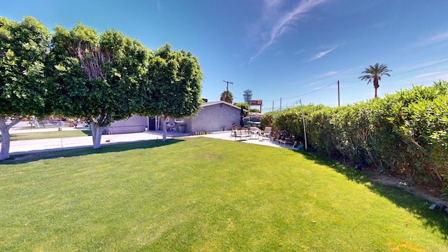 view of yard with a patio