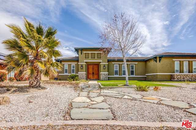 view of front of property