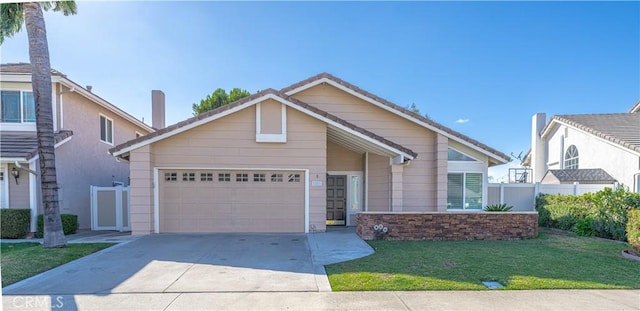 view of front of home featuring a front lawn