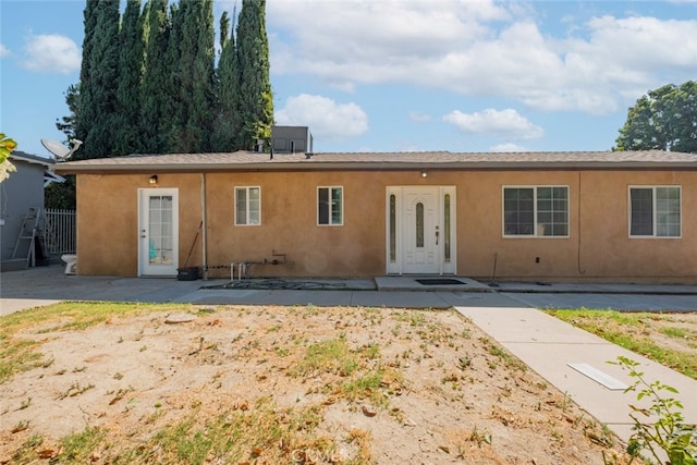 view of front of house