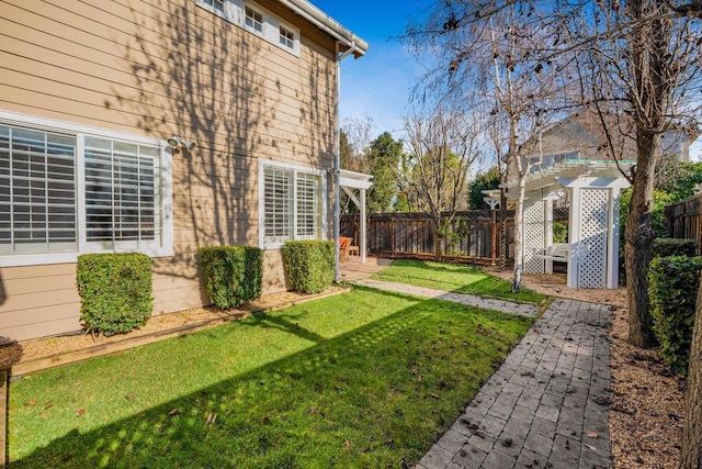 view of yard with a pergola