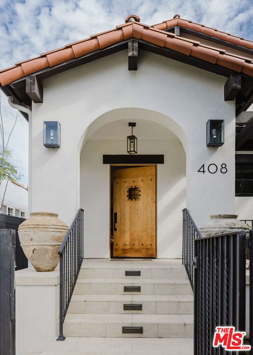 view of entrance to property