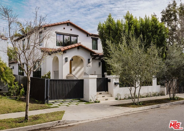 view of mediterranean / spanish-style home