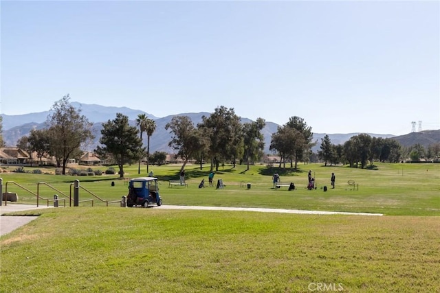 573 La Costa Dr, Banning, CA 92220 - view of property's community featuring a yard and a mountain view