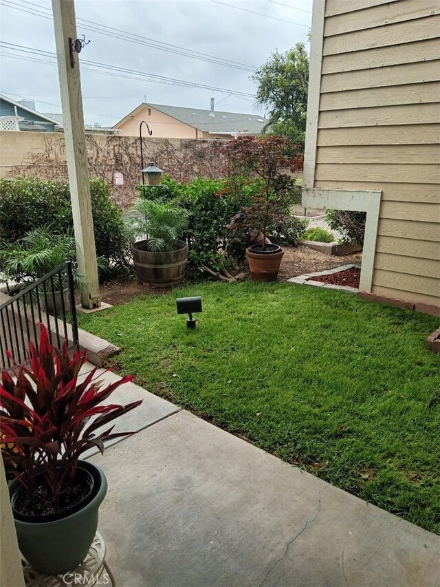 4900 N Grand Ave Unit 325, Covina, CA 91724 - view of yard featuring a patio