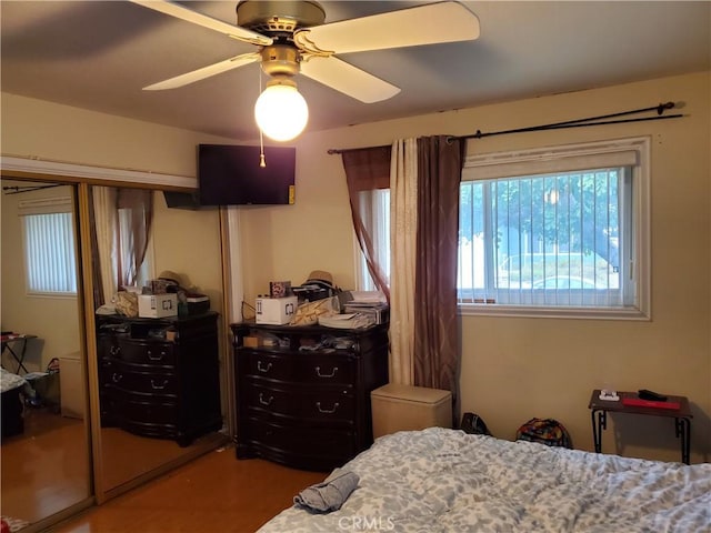 bedroom with ceiling fan