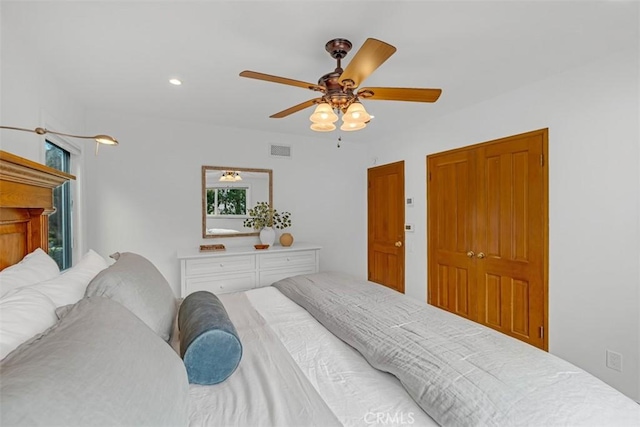 bedroom with ceiling fan