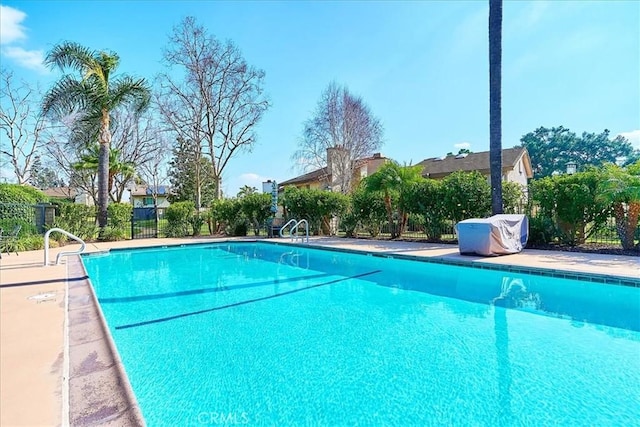 view of swimming pool