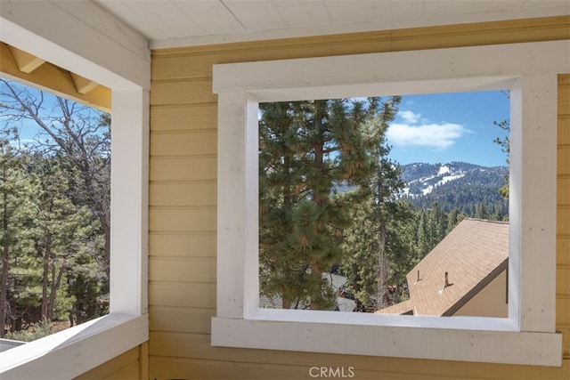 exterior details with a mountain view