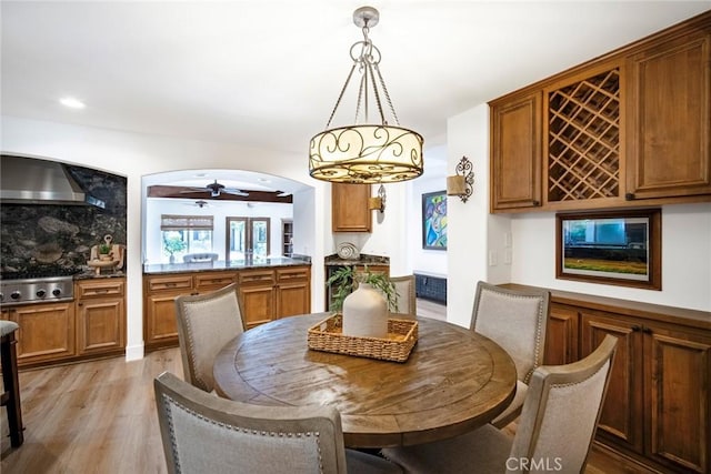 31872 Paseo Cielo, San Juan Capistrano, CA 92675 - dining area with light wood-style flooring and ceiling fan