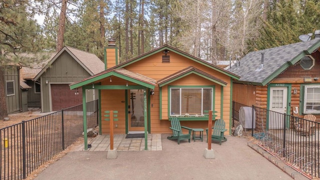 view of front of house featuring a garage