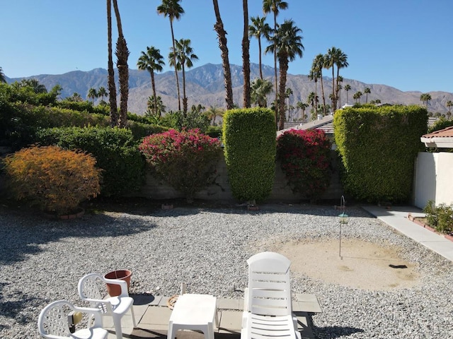 view of yard with a mountain view