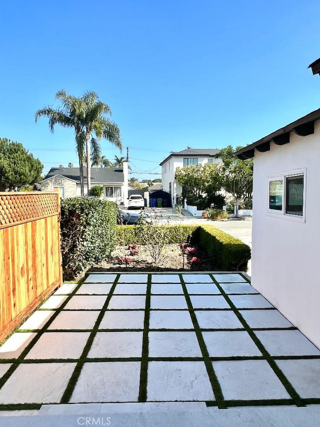 view of yard featuring a patio