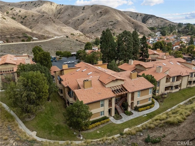 bird's eye view with a mountain view