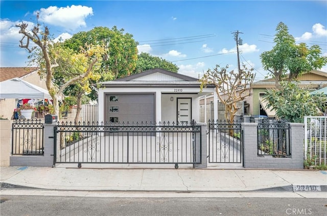 view of front facade with a garage