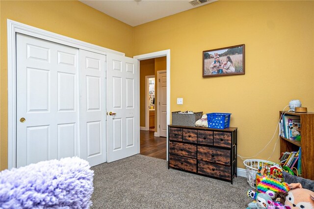 74384 Rocky Rd Unit 29, Palms, CA 92277 - game room with carpet floors and baseboards