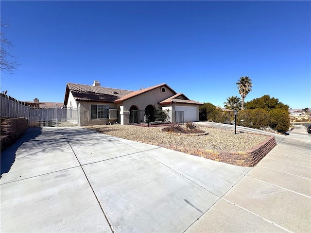 view of front facade with a garage