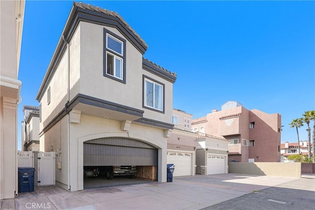 view of front facade featuring a garage