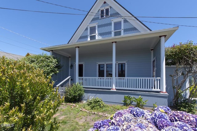 view of front facade with a porch