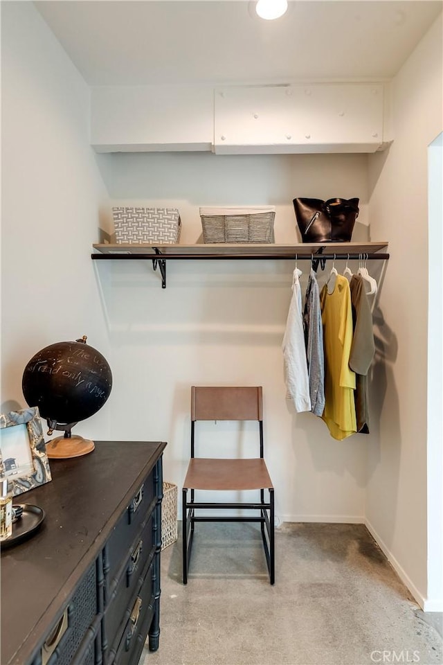 250 W Cortez Rd, Palm Springs, CA 92262 - walk in closet featuring carpet floors