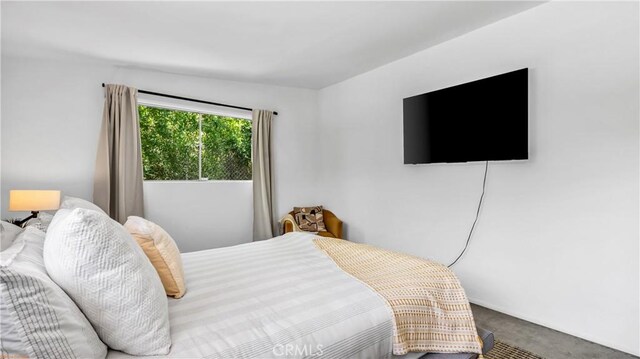 250 W Cortez Rd, Palm Springs, CA 92262 - bedroom featuring carpet flooring