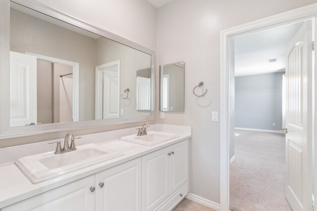 bathroom with vanity