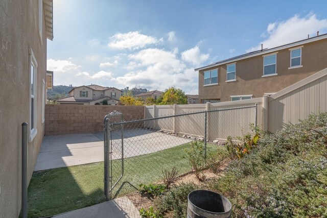 view of yard featuring a patio