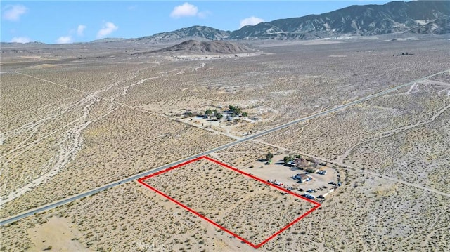 Listing photo 2 for 1 Crystal Creek Rd, Lucerne Valley CA 92356