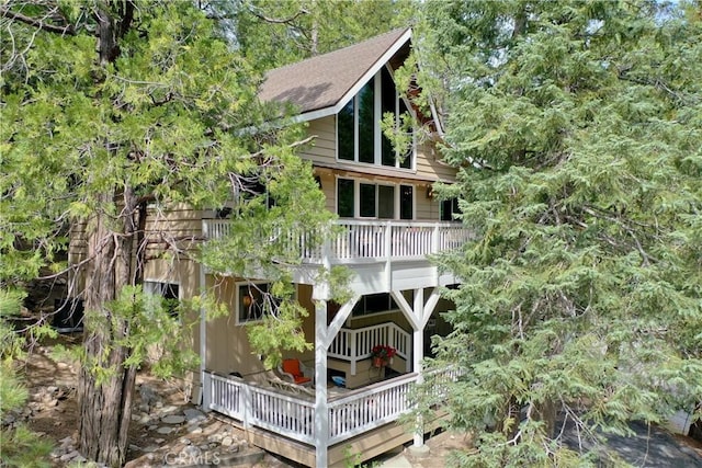 26619 Bel Air Ct, Lake Arrowhead, CA 92352 - rear view of house with a wooden deck