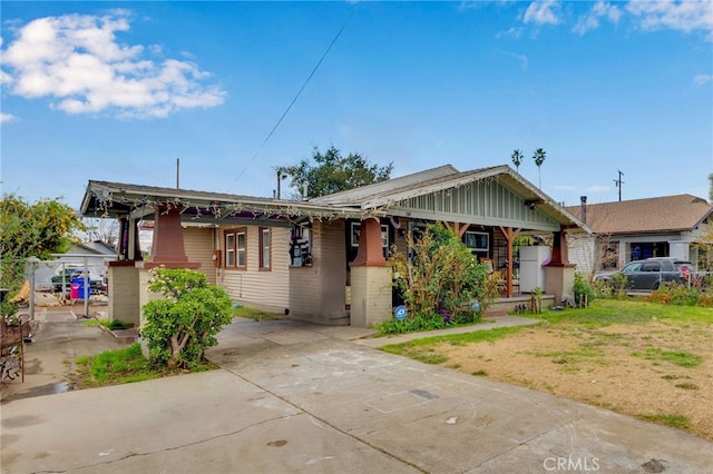 view of front of property