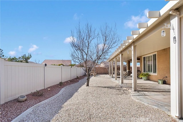 view of yard featuring a patio area